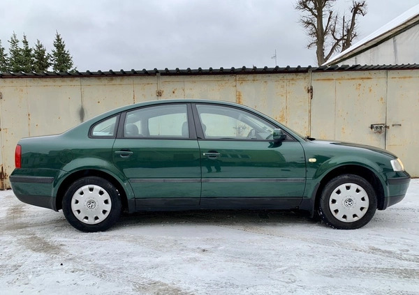 Volkswagen Passat cena 7900 przebieg: 251000, rok produkcji 2000 z Elbląg małe 407